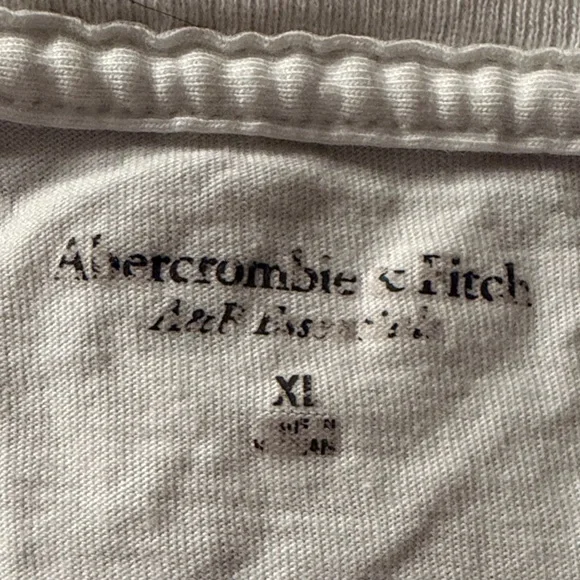 Sardine Cans Graphic T-Shirt - Picture 4 of 6